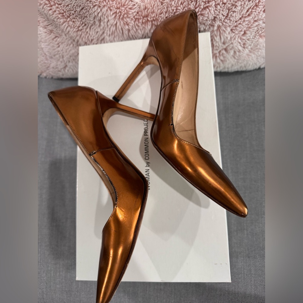 Manolo Blahnik pointy toe pumps
